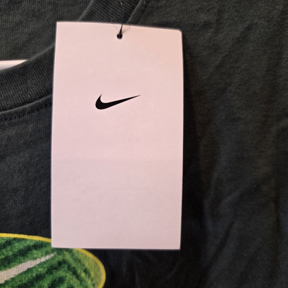 Nike Men's Small Pitch Precision Soccer Graphic T-Shirt in Dark Green New - Picture 3 of 11